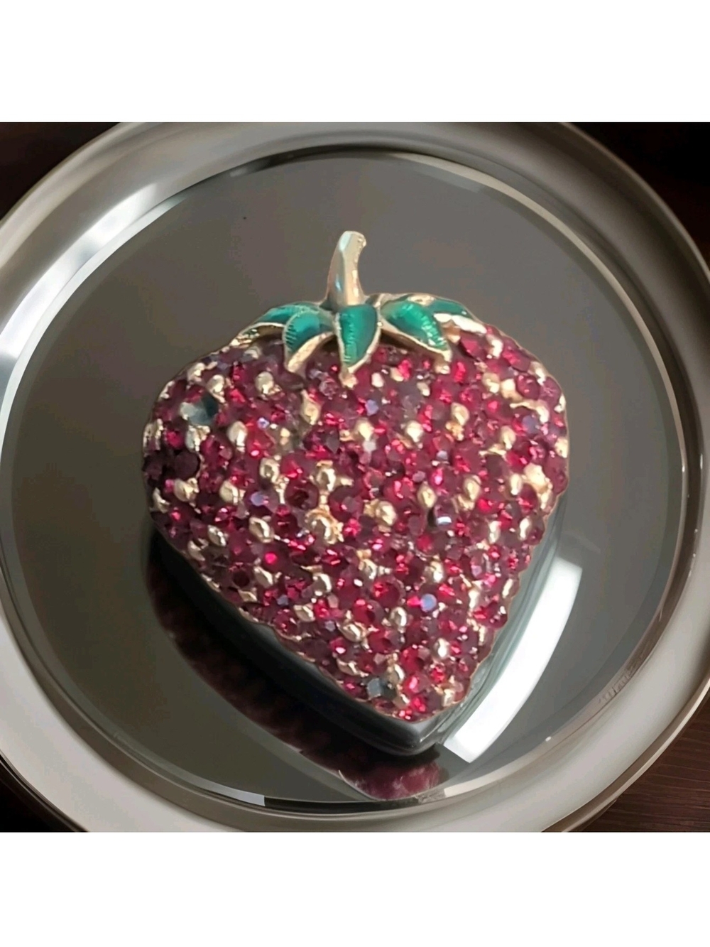 Strawberry Ruby Red Crystal Green & Gold Tone Brooch Pin 1.25 Inches Tall